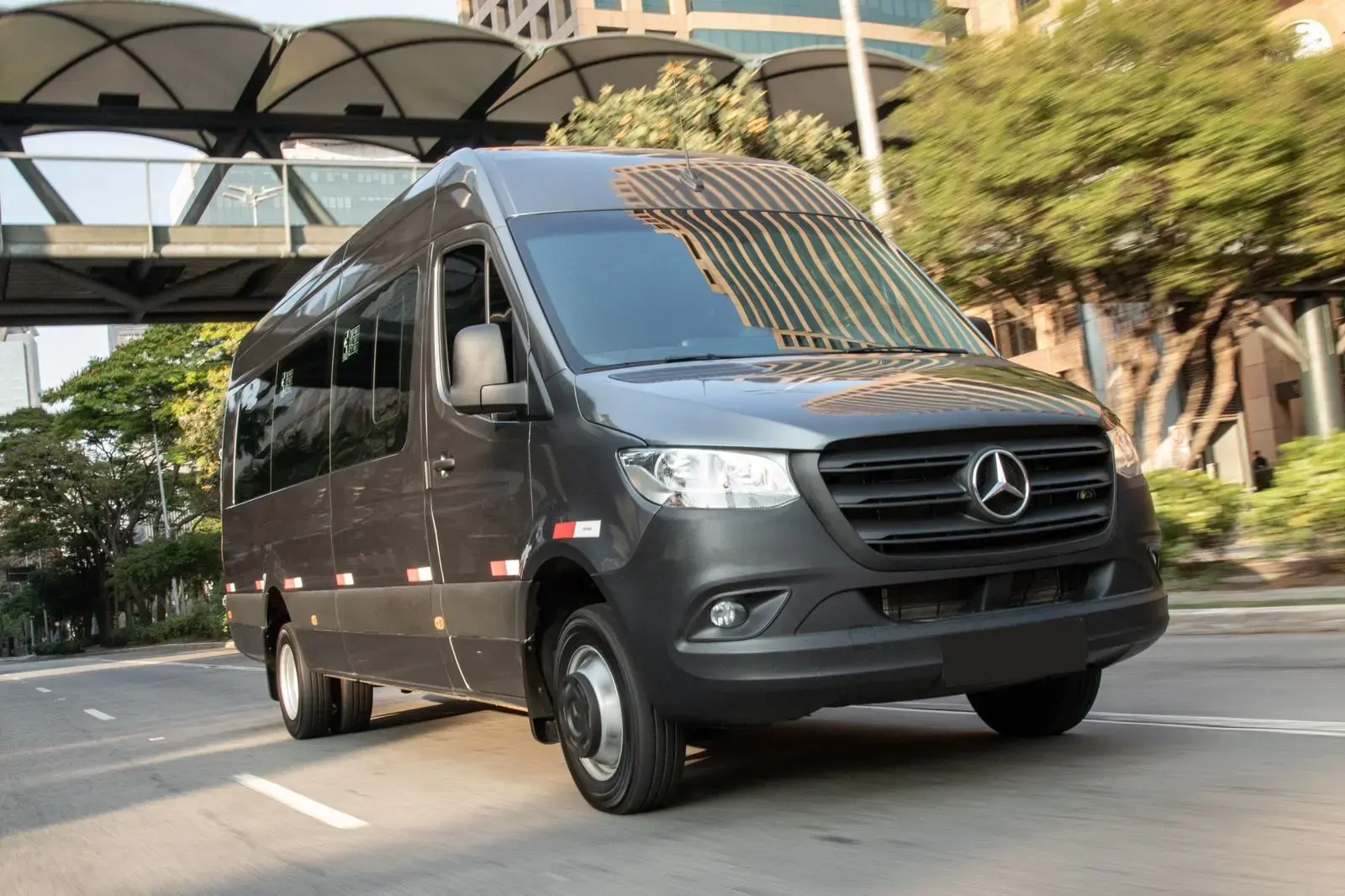 Beköz Grup filosundan bir Mercedes servis aracı